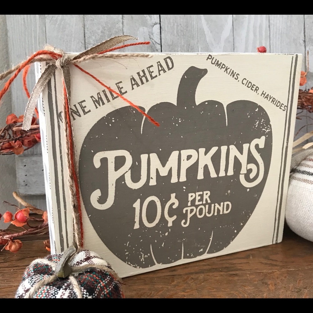 Distressed Pumpkin Farm Sign